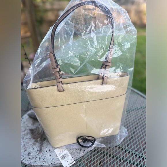 Beautiful MICHAEL KORS - Brand New W/ Tag - Picture 2 of 8